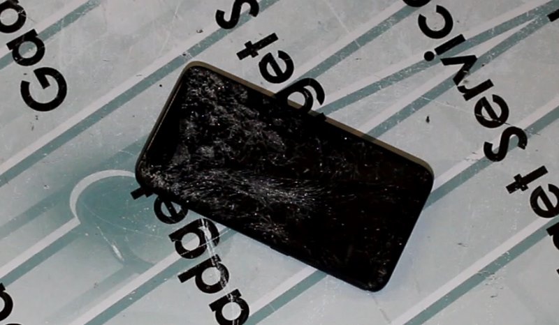 разбитый дисплей смартфона Redmi 4X