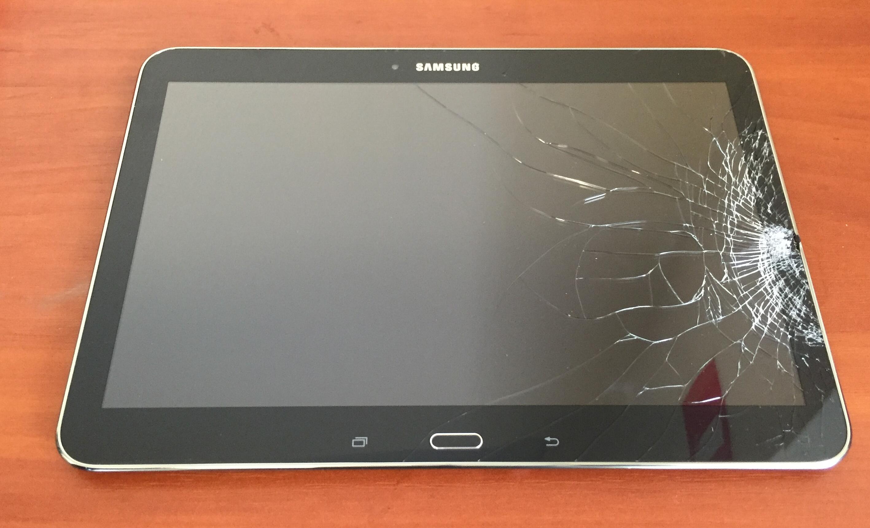 разбитый экран Samsung Galaxy Tab T530